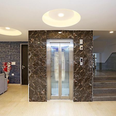 Hotel O M Suites نيودلهي المظهر الخارجي الصورة