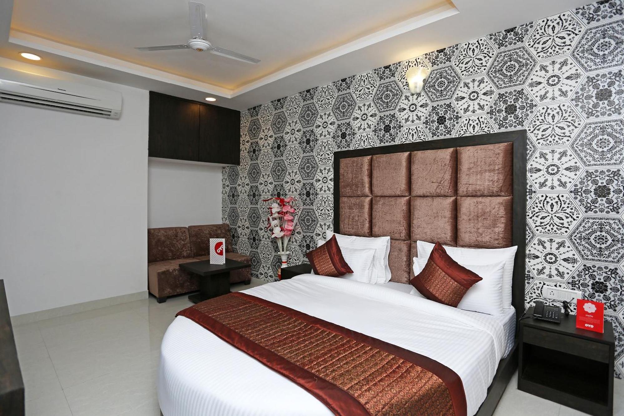 Hotel O M Suites نيودلهي المظهر الخارجي الصورة