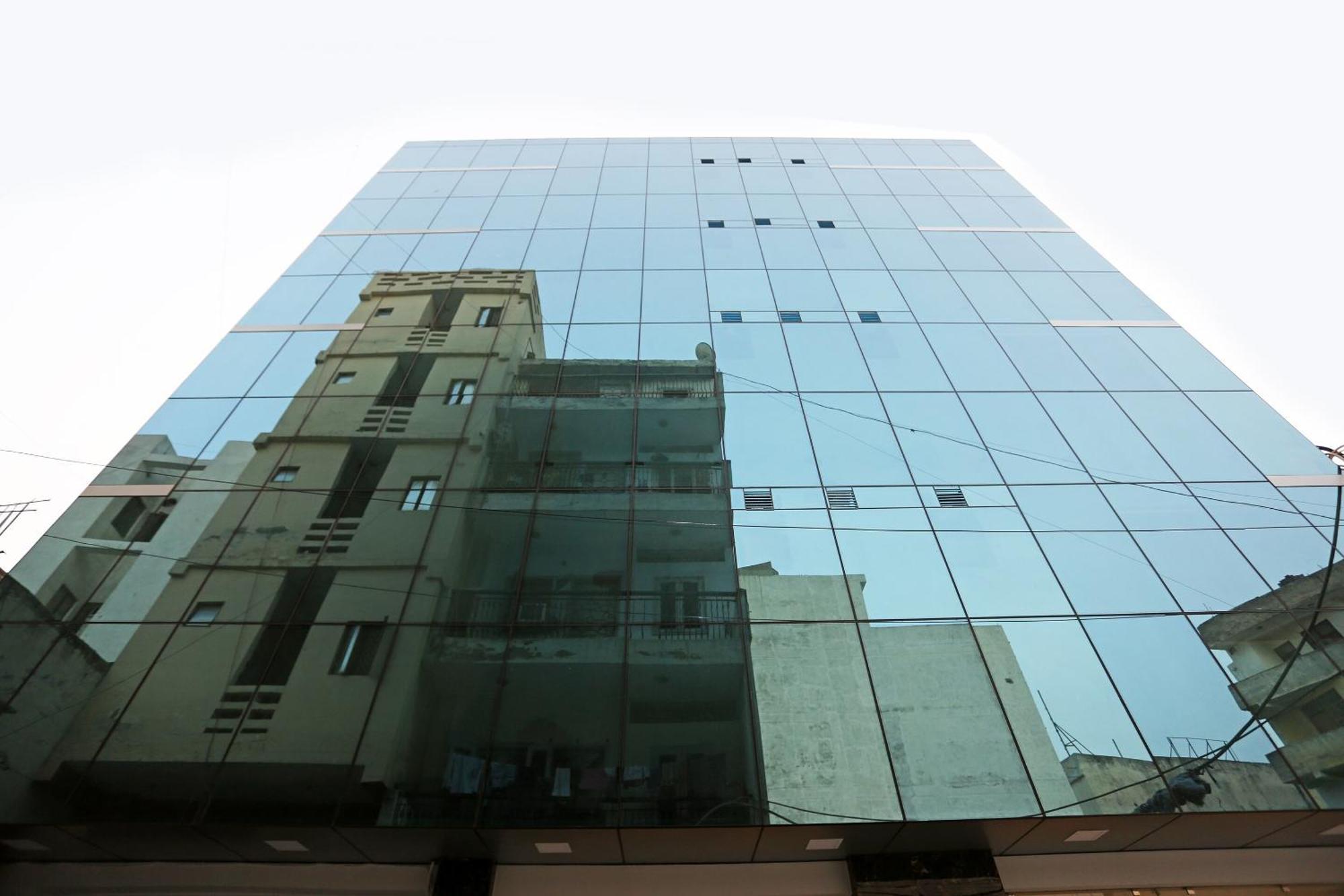 Hotel O M Suites نيودلهي المظهر الخارجي الصورة