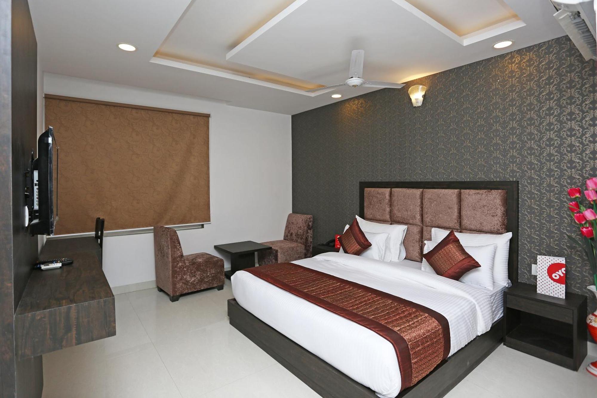 Hotel O M Suites نيودلهي المظهر الخارجي الصورة