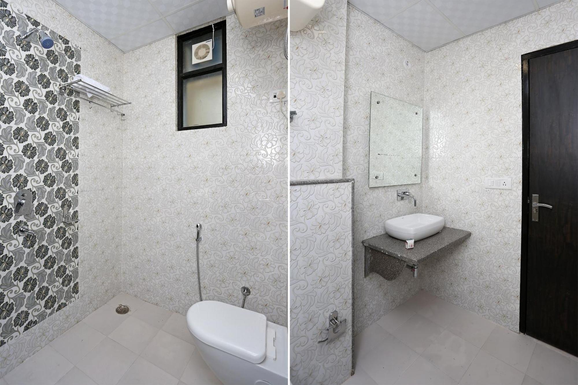 Hotel O M Suites نيودلهي المظهر الخارجي الصورة